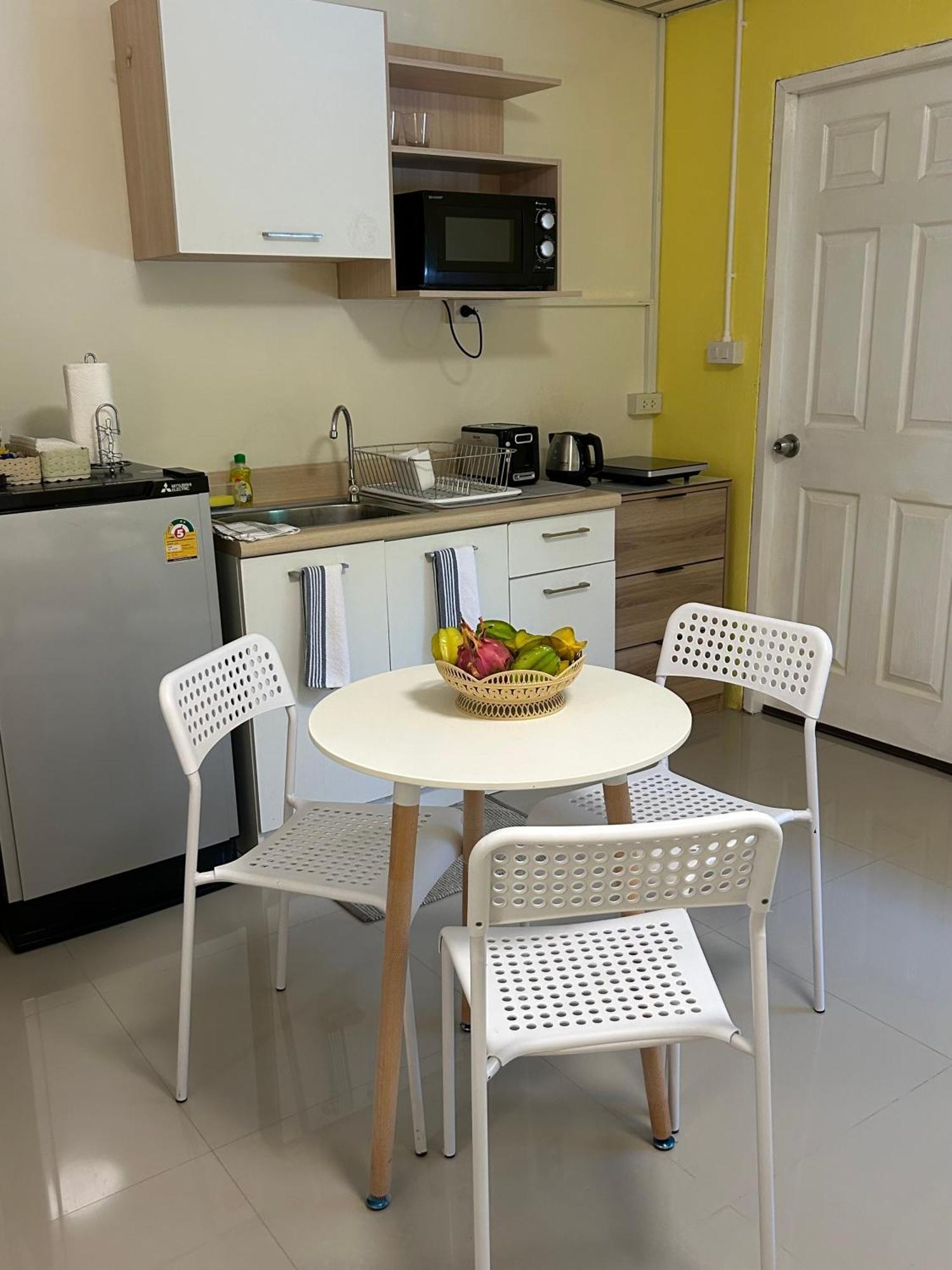 Alloggio in famiglia With Private Kitchen And Bathroom