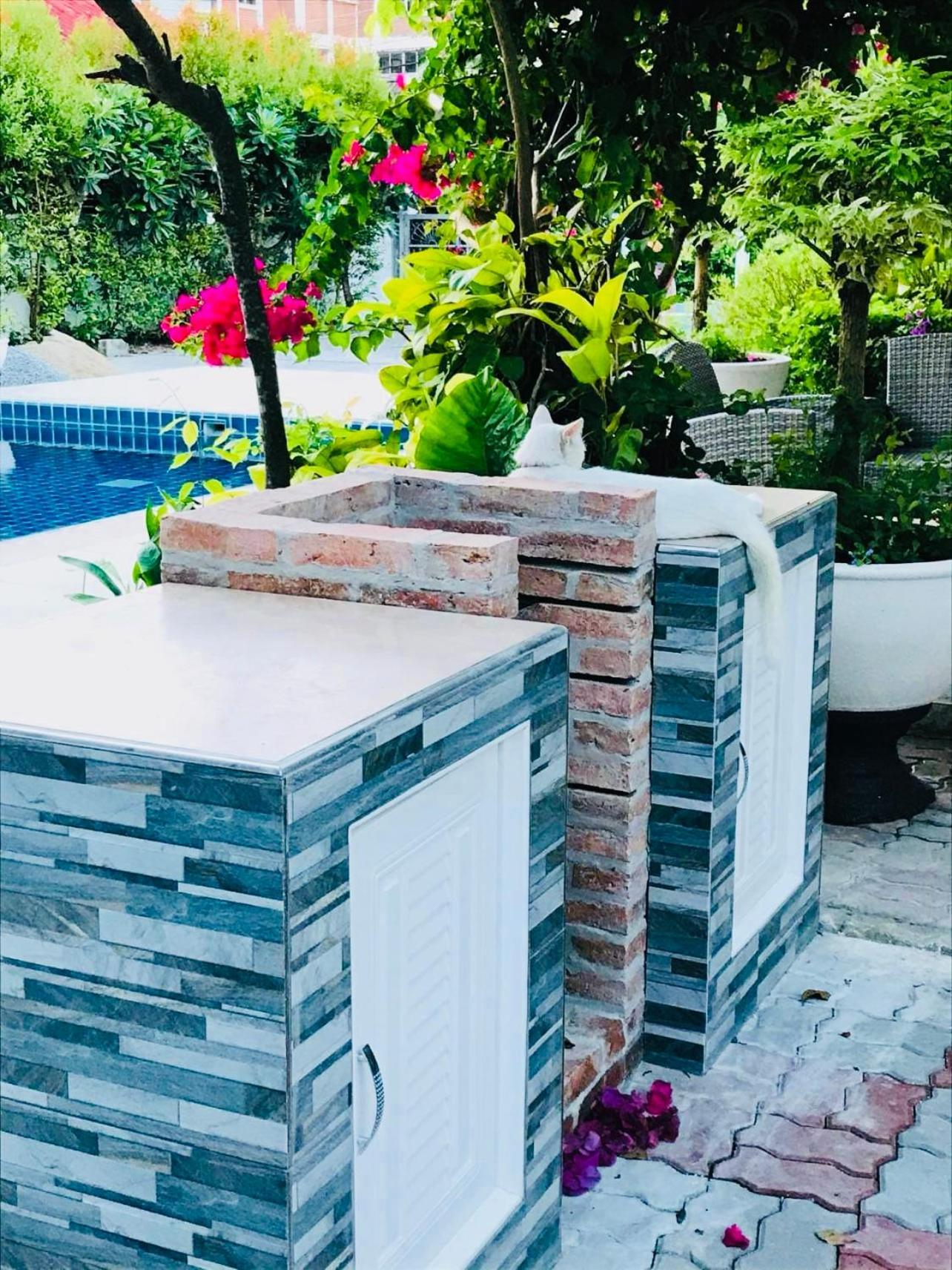 With Private Kitchen And Bathroom Alloggio in famiglia